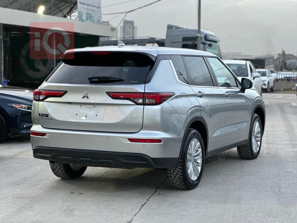 ميتسوبيشي اوتلاندر